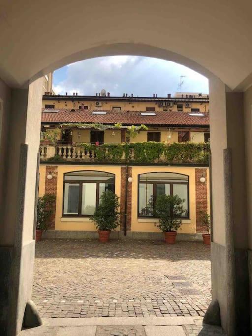 Appartamento Porta Romana Milão Exterior foto